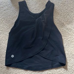 Black Lululemon split back crop tank